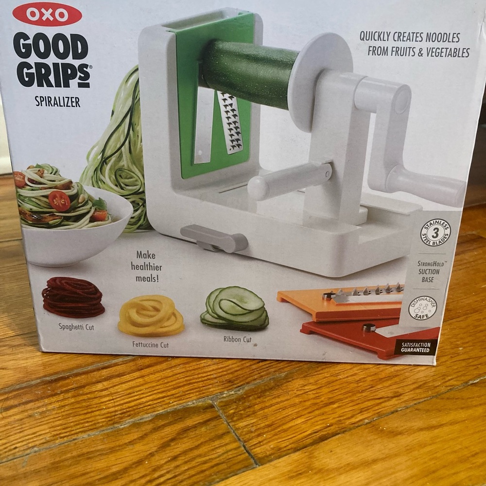 OXO White and Green Spiralizer